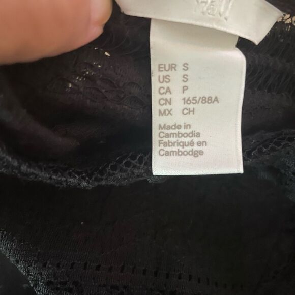 ⚡️ H&M Black Lace Top Blouse ~ Size S ⚡️ - Picture 4 of 4